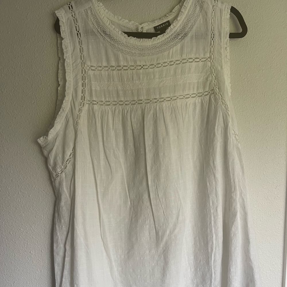 White lace trim tank top